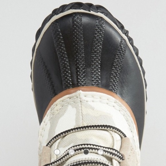 Sorel Out N About Canvas Lace Up Ankle Boots 9 & 8 - Picture 3 of 8